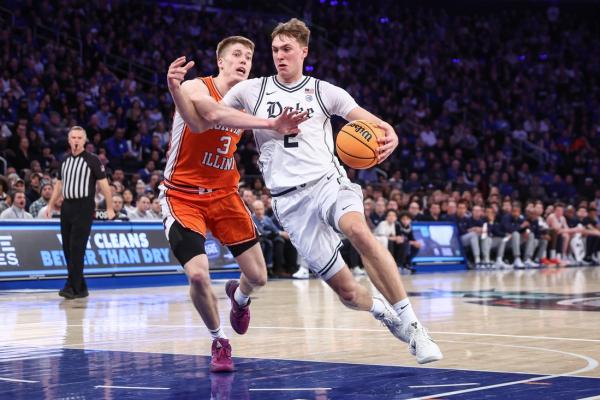 No. 3 Duke overwhelms Illinois by 43 points