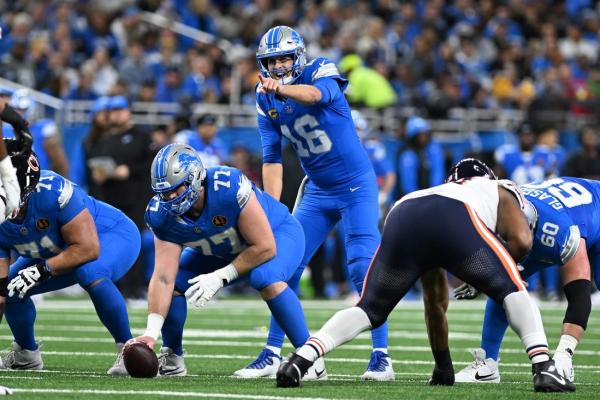 Lions win 10th straight game as Bears mismanage clock