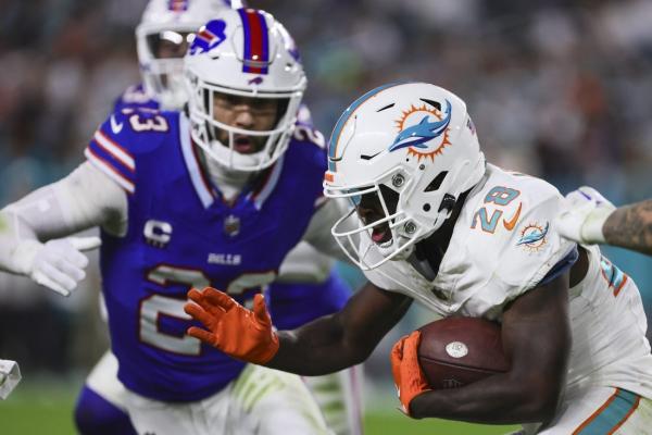 Report: Dolphins RB De’Von Achane to test ankle pregame