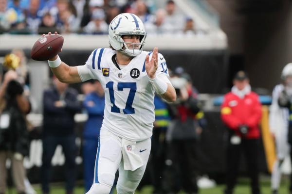 Colts GM all in on bringing back QB Daniel Jones