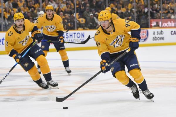 Juuse Saros, Predators hold down Blue Jackets to take opener