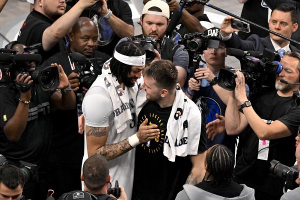 Trade hype rehash on tap when Mavs-Lakers meet in preseason