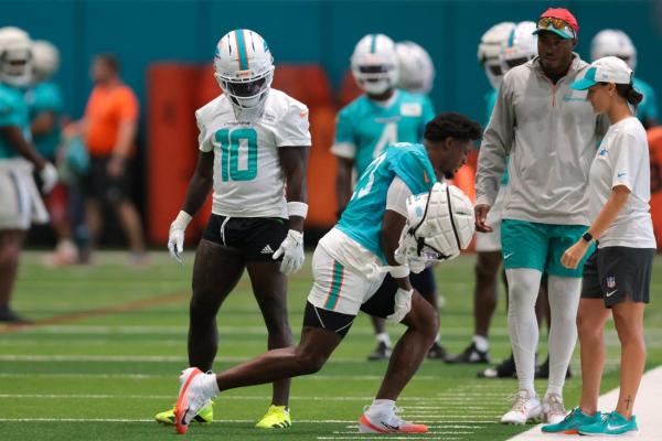 Dolphins CB Artie Burns out for season with torn ACL