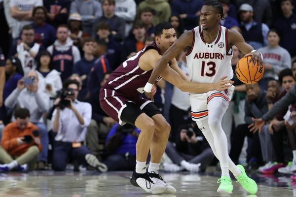 No. 1 Auburn, minus Johni Broome, downs No. 15 Mississippi State