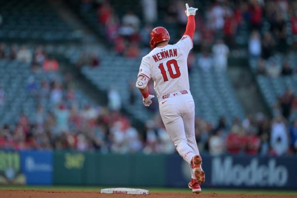 Report: Tigers sign INF Kevin Newman to minor league contract