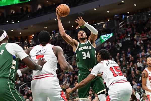 Giannis Antetokounmpo, Bucks look to maintain momentum vs. Pacers