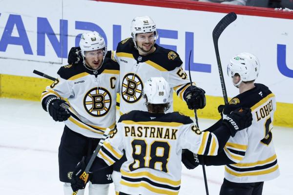 Brad Marchand, Morgan Geekie help Bruins double up Blackhawks