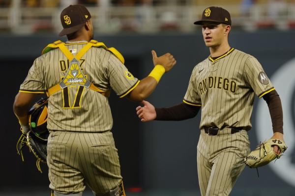 Elias Diaz blasts 2 homers as Padres roll over Twins
