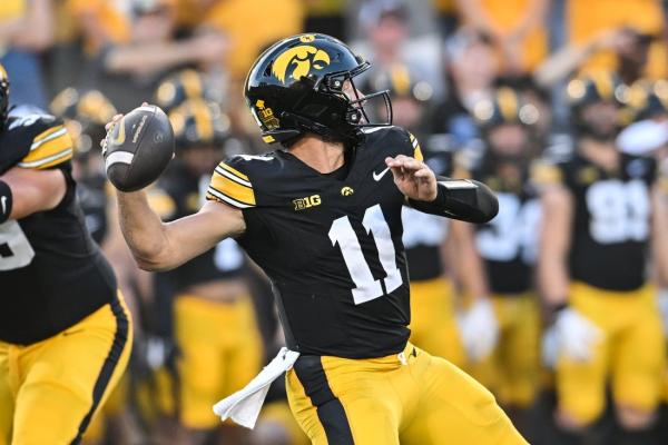 Mark Gronowski trying to play ‘free’ as Iowa takes on 3-0 Rutgers