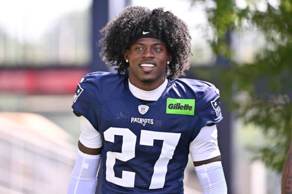 Report: Patriots CB Marcellas Dial suffers torn ACL