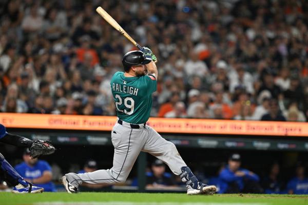 Cal Raleigh smacks two more HRs, Mariners beat Tigers