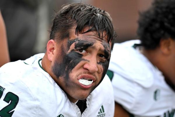 Angling for offense, Hawaii welcomes Stanford for early opener