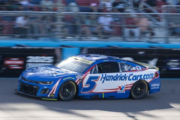 Kyle Larson claims second Cup Series title; Ryan Blaney wins season finale