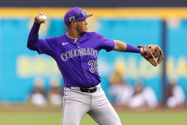 Rockies add OF Sam Hilliard, INF Thairo Estrada to roster