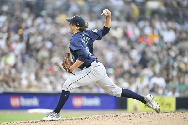 Cal Raleigh goes deep from both sides as M's rout Padres thumbnail