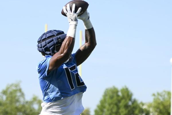 Report: Titans WR Treylon Burks fractures collarbone