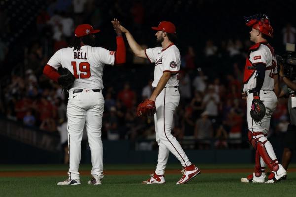 Jose Tenaâs two-run single lifts Nationals over Phillies in late rally