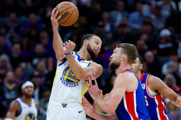 Warriors shoot their way past Kings