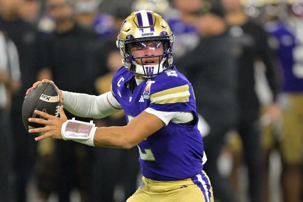 Report: Washington mulls legal action vs. QB Demond Williams Jr.