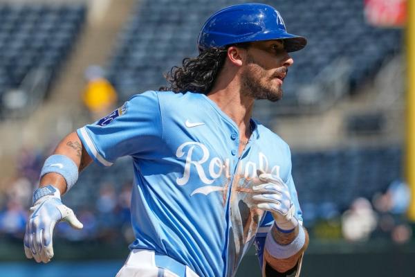 Jonathan India sparks late comeback as Royals sweep White Sox