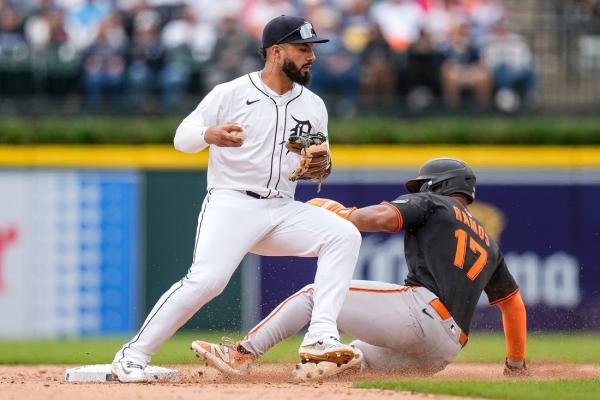 Four-run fifth inning fuels Tigers to sweep of Giants thumbnail