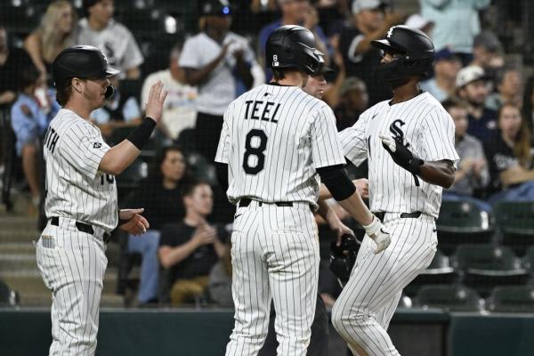White Sox hold off Rays rally to even series