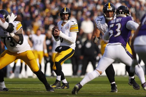 Steelers fend off Ravens to take AFC North lead