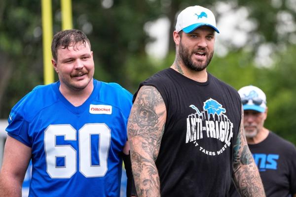 Lions standout LT Taylor Decker dealing with shoulder issue