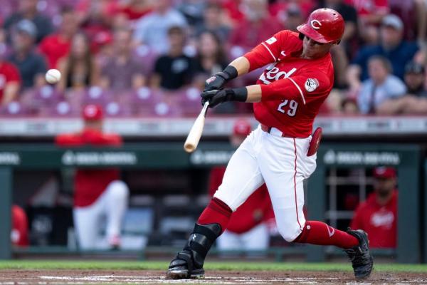 Reds score nine in first, cruise past Astros