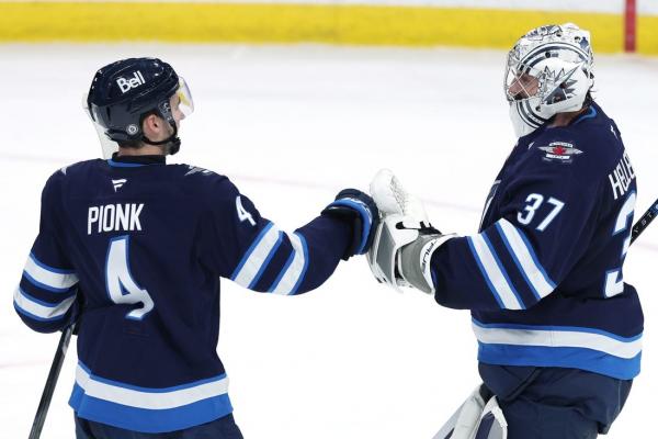 Dominant Connor Hellebuyck leads Jets vs. contending Canucks