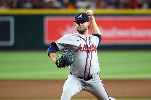 Braves reliever A.J. Minter (hip) returns to injured list thumbnail