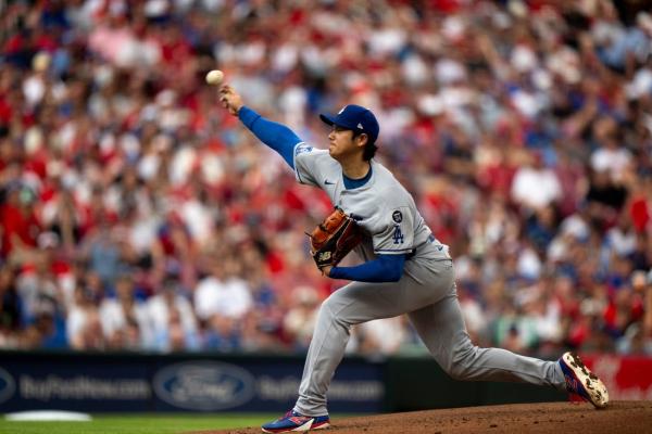 Shohei Ohtani leaves game after multiple wild pitches