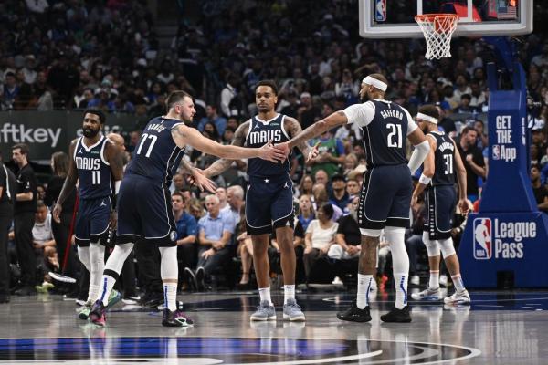 Mavs bring depth into in-state clash with Rockets thumbnail