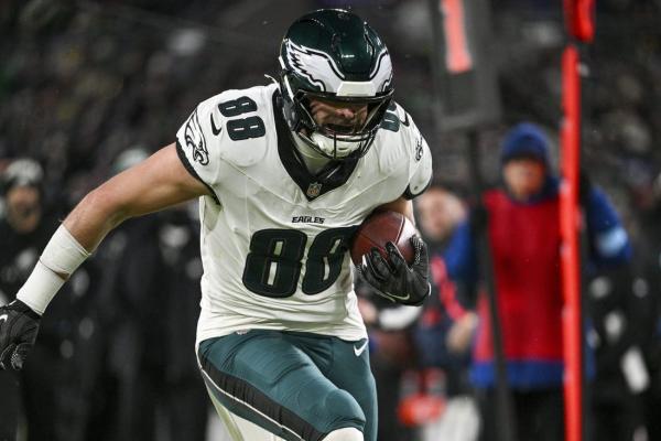 Eagles activate TE Dallas Goedert for finale vs. Giants thumbnail