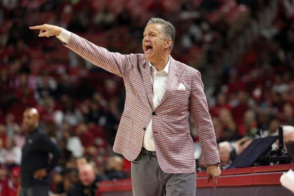 John Calipari faces familiar foe as No. 23 Arkansas hosts Oakland