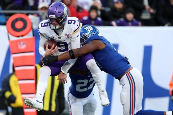 Backup QB helps Vikings knock off Giants