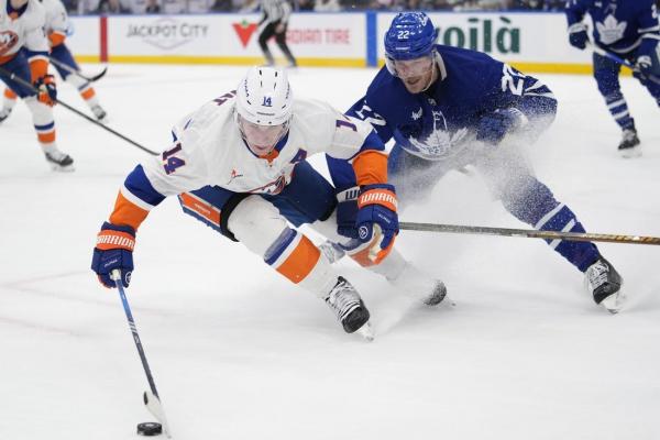 Maple Leafs host Islanders in home-and-home set