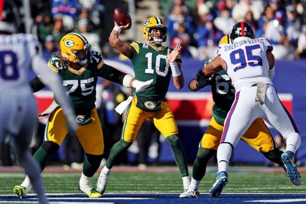 Packers score late, hand Giants 5th straight loss