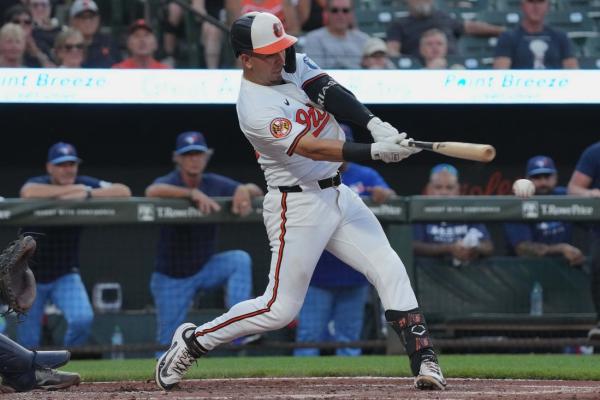 Ramon Urias to Astros, Andrew Kittredge to Cubs as Orioles sell