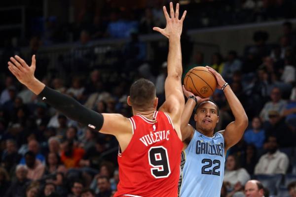 Bulls use 3-ball to rally past Grizzlies thumbnail