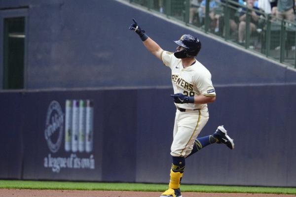 Andrew Vaughn’s memorable team debut helps Brewers crush Dodgers