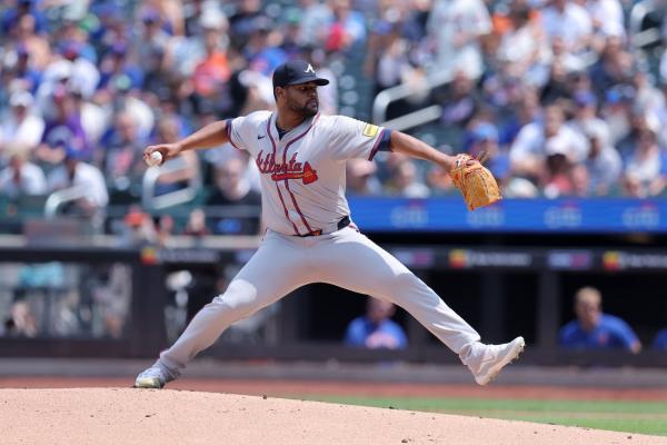 Braves All-Star RHP Reynaldo Lopez (forearm tightness) exits start thumbnail