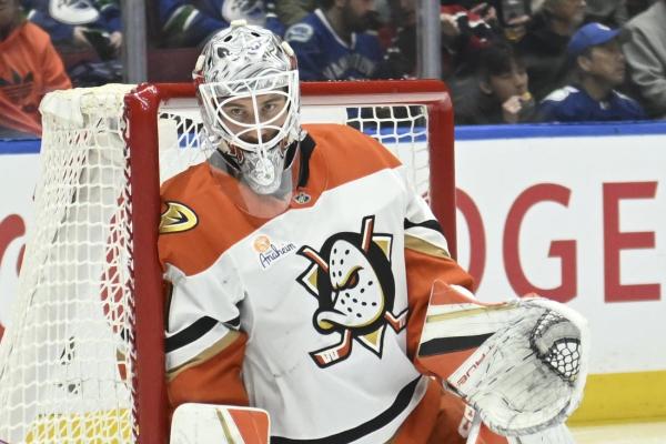 Red Wings acquire G John Gibson from Ducks