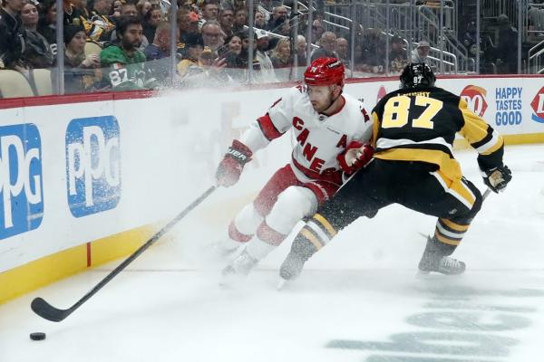 Hurricanes use diverse attack to glide past Penguins