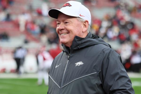Reports: Bobby Petrino to become Bill Belichickâs OC at UNC