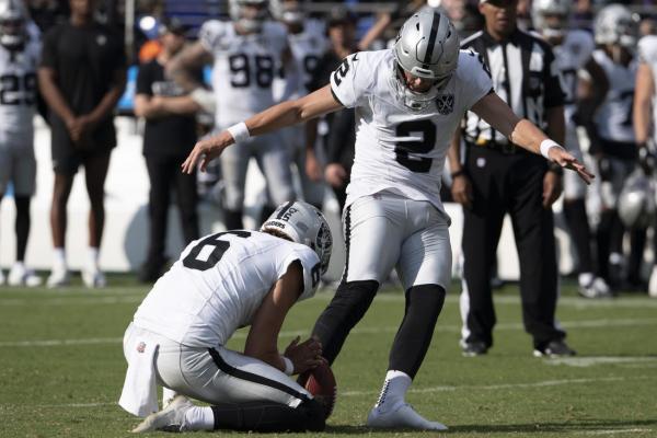 Raiders score 13 unanswered points to stun Ravens