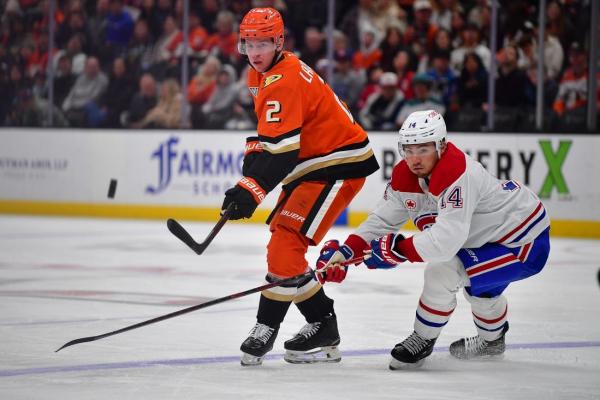 Ducks pull ahead late to beat sliding Canadiens