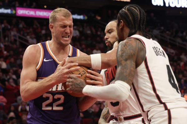 Rockets pull out victory over undermanned Suns