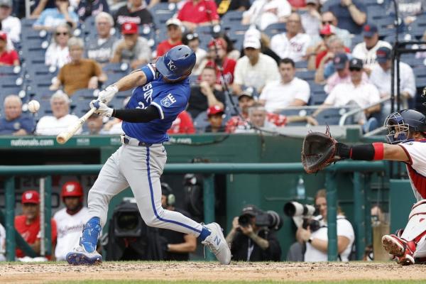 Adam Frazier's 2-run single lifts Royals over Nationals thumbnail