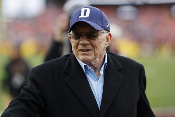 Cowboys' Jerry Jones defends GM record, role as contract drama boils